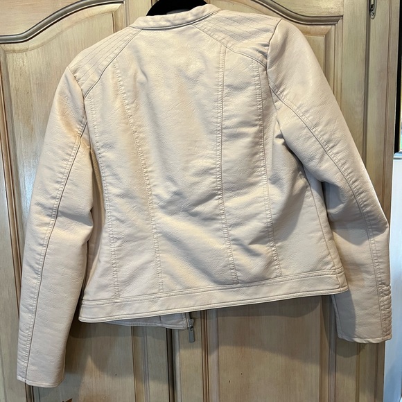 JOUJOU 100% vegan faux jacket - Picture 2 of 2